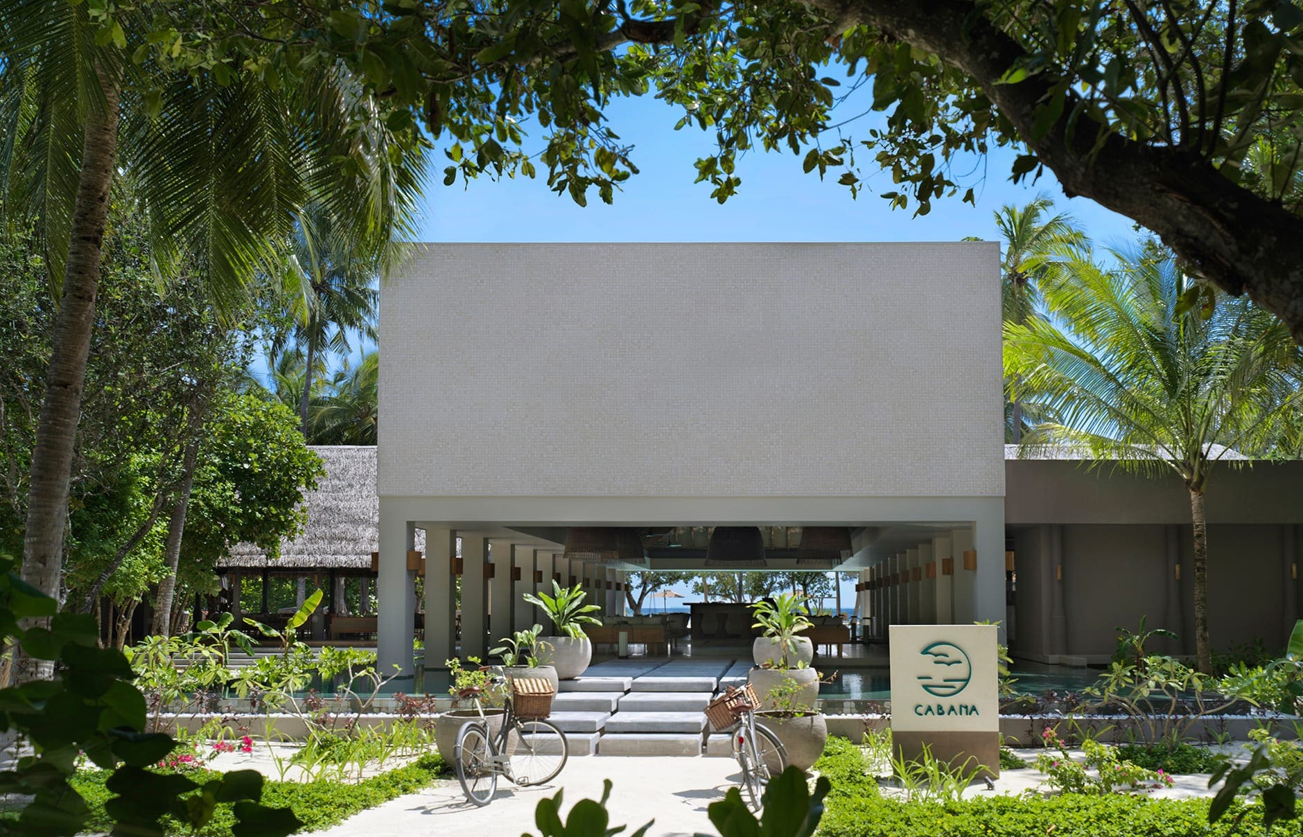 2_cabana_entrance_front_lr