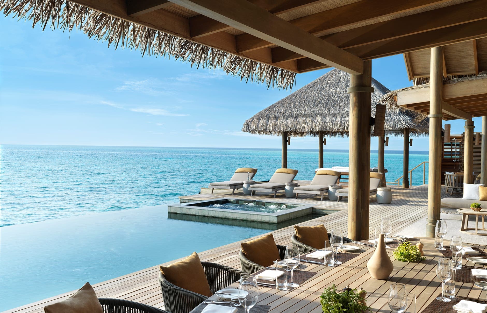 residence-terrace-dining