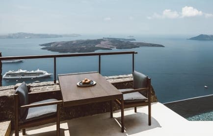 vora-santorini-villa-alpha-r-2