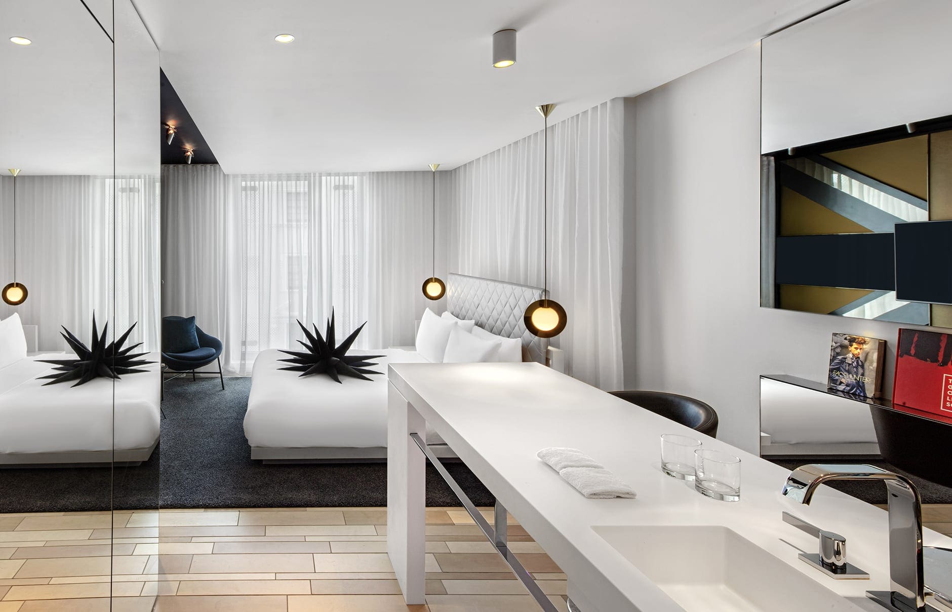 111879809-h1-lonhw-guest-bathroom-3368-hor-clsc