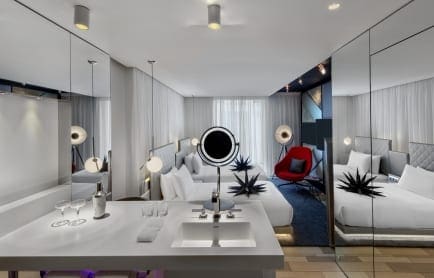 111879825-h1-lonhw-guest-bathroom-3360-hor-clsc